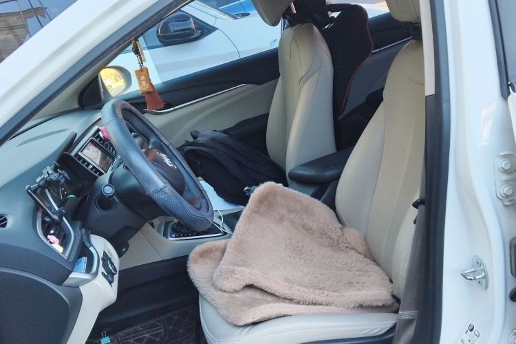 别克 英朗 2021款 改款 典范 1.5L 自动精英型中控内饰19