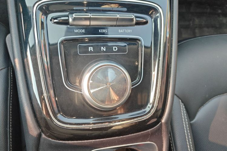 荣威Ei5 2020款 豪华版中控内饰18