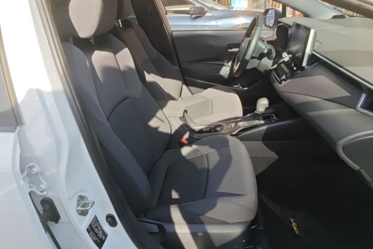 丰田 雷凌 2022款 185T CVT豪华版局部细节41