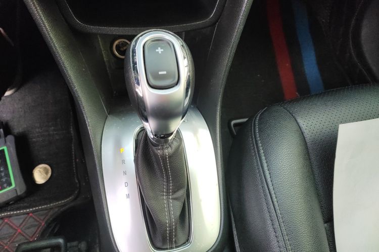 别克 昂科拉 2014款 1.4T 自动两驱都市精英型中控内饰18