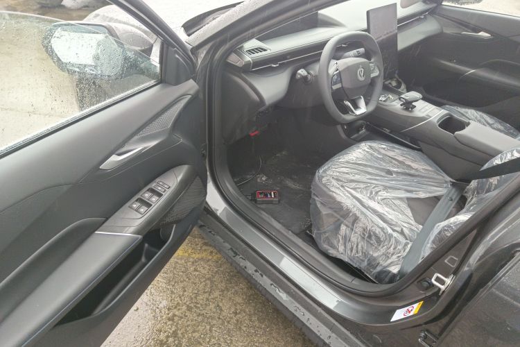 长安 逸动 2025款 蓝鲸 1.5T 500Bar尊贵型中控内饰7003