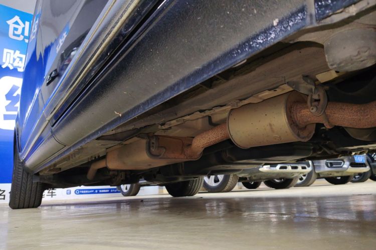 奔驰 威霆 2018款 2.0T 精英版 7座 国V局部细节9001