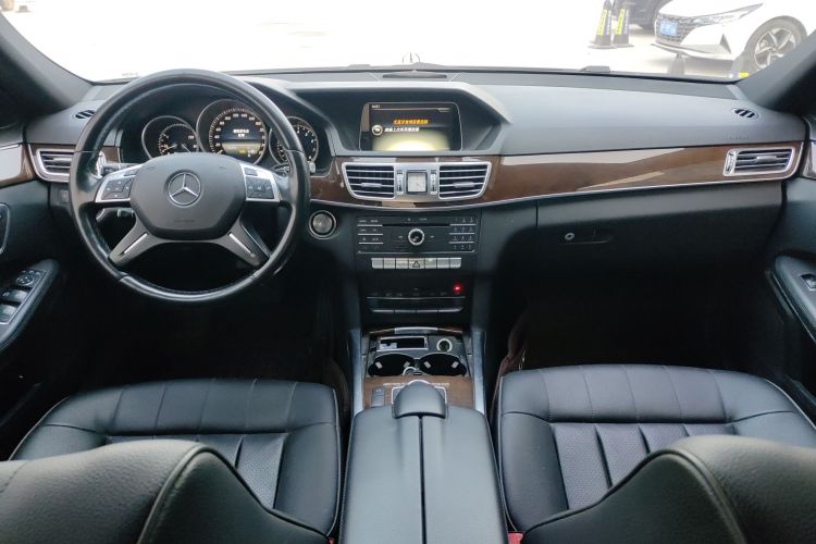 奔驰E级 2015款 改款 E 260 L中控内饰12