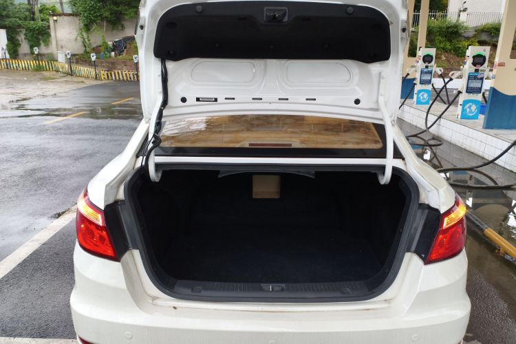 长安 逸动 2016款 1.6L 自动风尚型中控内饰23