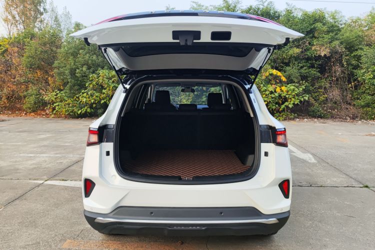 五菱汽车 五菱星辰 2021款 1.5T CVT星辉版机舱底盘23