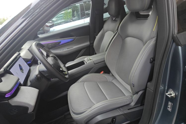 领克08 EM-P 2025款 220km 四驱性能Halo局部细节19