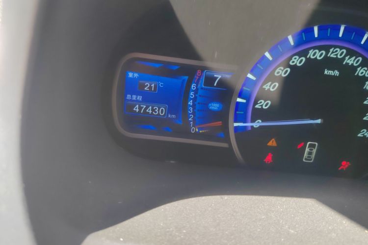 比亚迪S7 2015款 1.5T 手动尊贵型中控内饰15