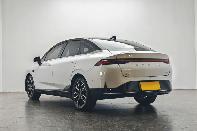 小鹏P5 2021款 550P车身外观4