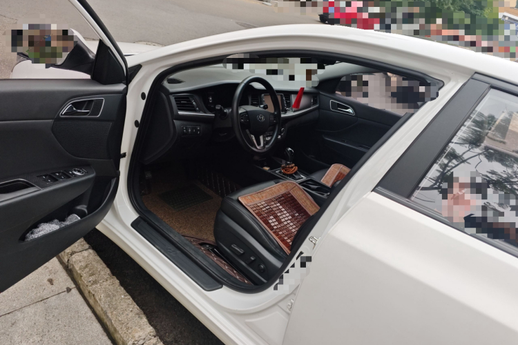 现代 名图 2017款 1.8L 自动尊贵型DLX 国V中控内饰20