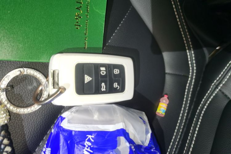 捷豹XEL 2020款 2.0T 200PS R-DYNAMIC S进取运动版中控内饰11