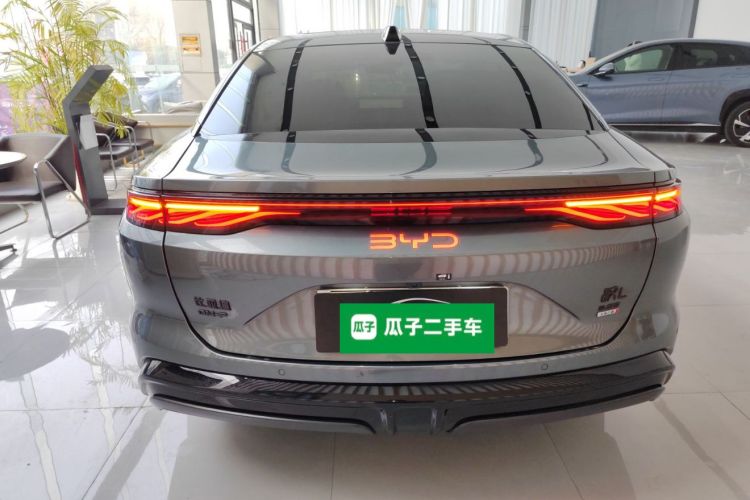 比亚迪 汉L 2025款 DM-p 四驱激光雷达旗舰型车身外观6