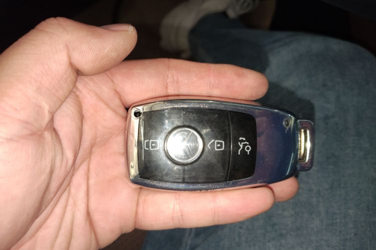 奔驰E级 2020款 改款 E 300 L 运动时尚型中控内饰7001