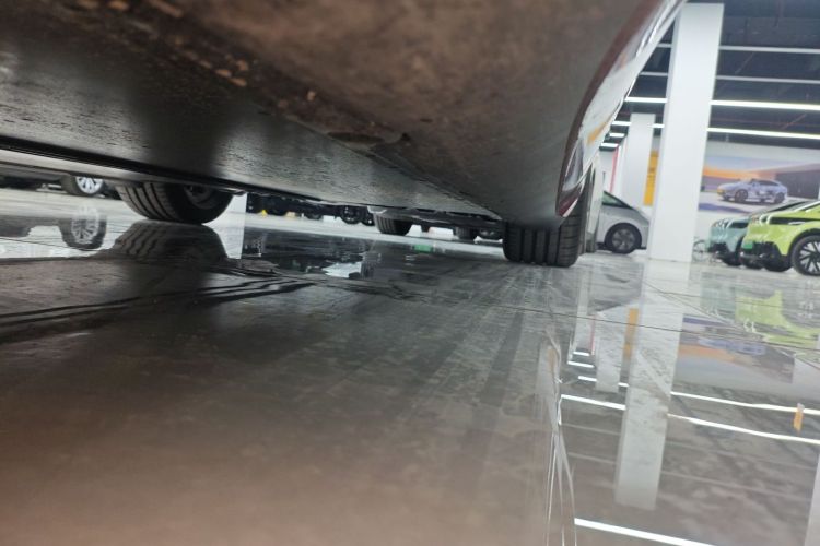 特斯拉 Model 3 2025款 高性能全轮驱动版局部细节9002