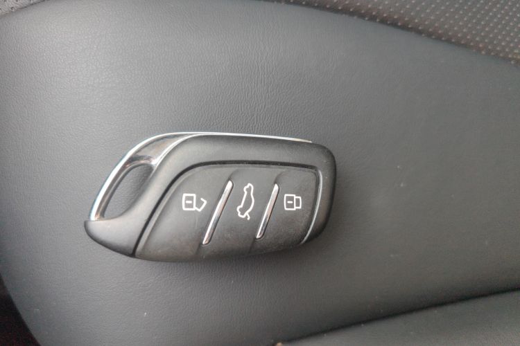 荣威i5 2020款 1.5L 手动4G互联领豪旗舰版中控内饰11