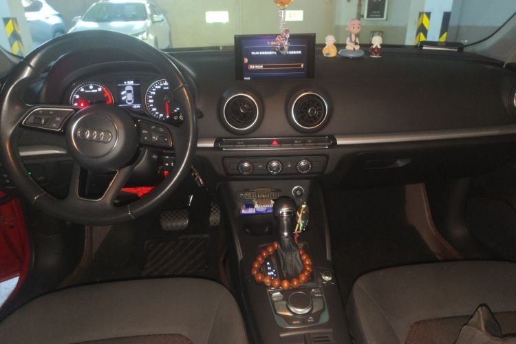 奥迪A3 2018款 30周年年型 Limousine 35 TFSI 进取型中控内饰12