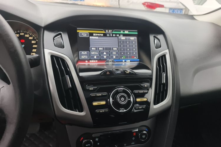 福特 福克斯 2012款 三厢 1.6L 自动风尚型中控内饰16