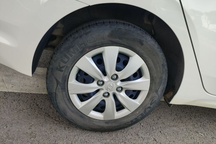 现代 瑞纳 2020款 1.4L 手动GL焕新版车身外观6008