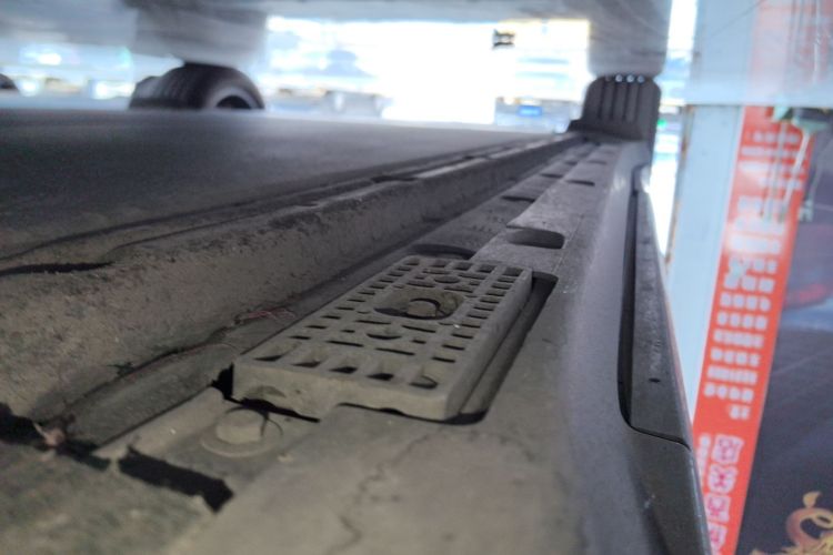 小米汽车 小米YU7 2025款 超长续航后驱版局部细节9001