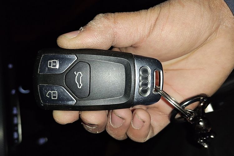 奥迪A4L 2017款 40 TFSI 进取型中控内饰7001