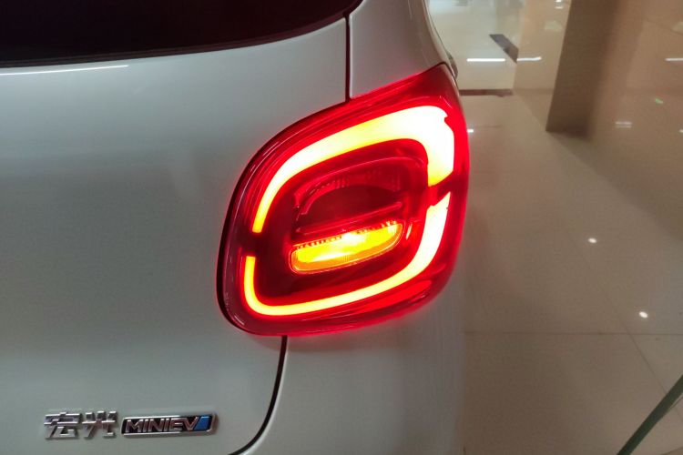 五菱汽车 宏光MINIEV 2025款 四门版 进阶款车身外观6006