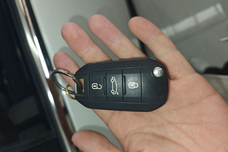 标致4008 2018款 350THP 舒适版中控内饰11