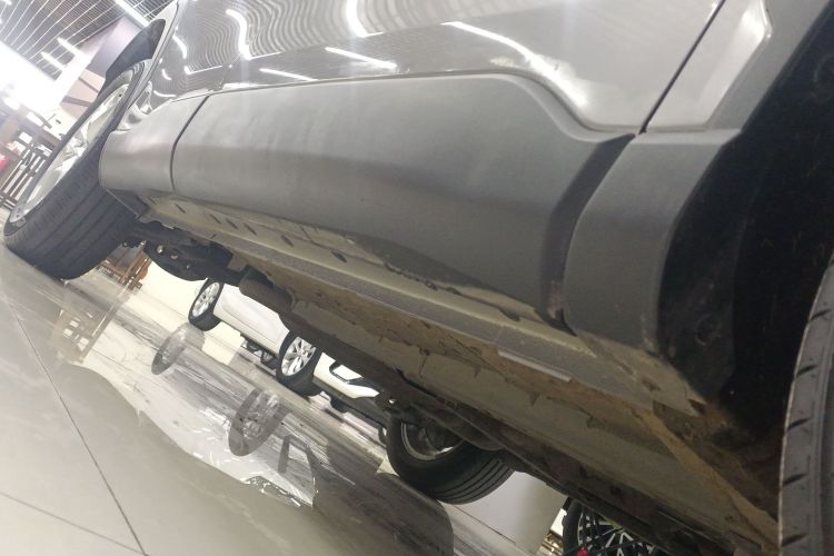 丰田 卡罗拉锐放 2023款 2.0L 精英版局部细节9001