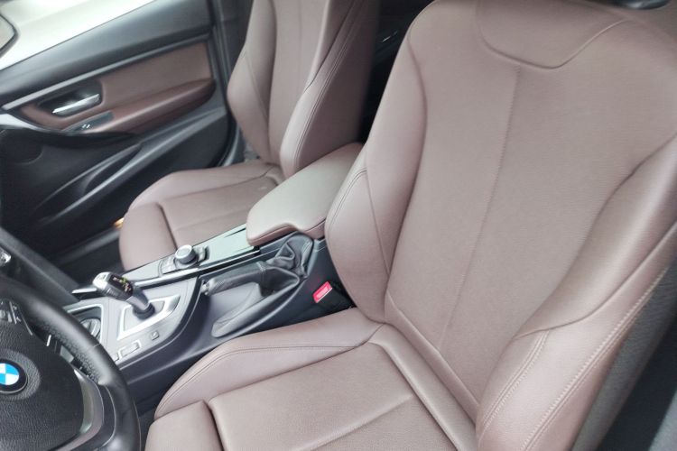 宝马3系 2018款 320Li 时尚型中控内饰19