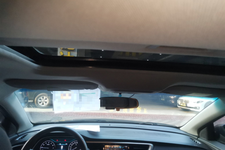 别克 英朗 2015款 18T 双离合豪华型中控内饰22