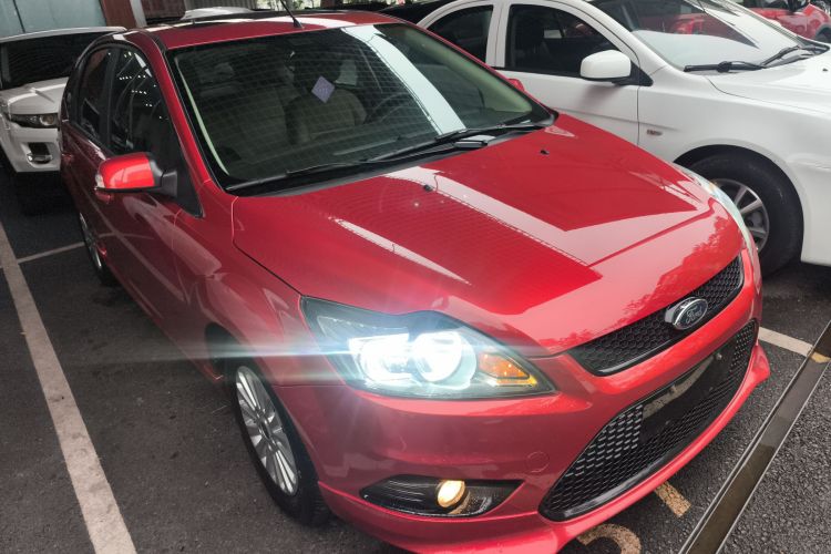 福特 福克斯 2013款 两厢经典 1.8L 手动时尚型车身外观3