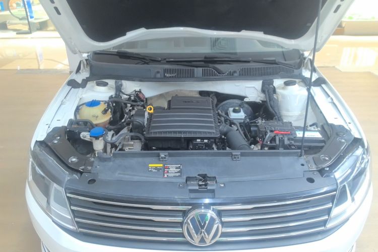 大众 朗行 2015款 1.6L 自动舒适版机舱底盘24