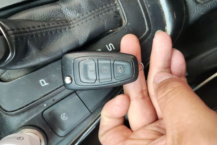 福特 福克斯 2015款 三厢 EcoBoost 180 自动精英型中控内饰11