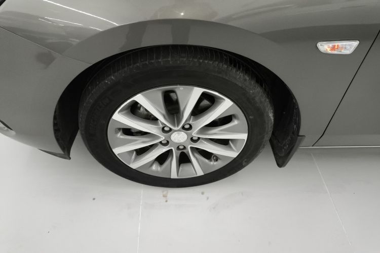 别克GL6 2021款 323T 轻混动互联豪华型车身外观6007