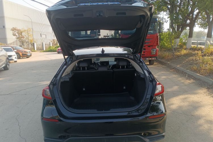 本田 思域 2023款 HATCHBACK 2.0L e:HEV 极曜版机舱底盘23