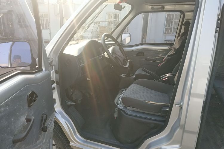 五菱汽车 五菱之光 2023款 1.5L 实用型 5/7座中控内饰20