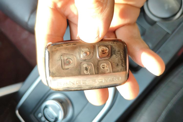 路虎 发现神行 2016款 2.0T SE中控内饰11