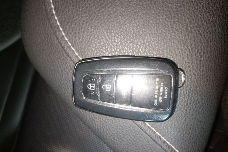 丰田 凯美瑞 2021款 2.5S 锋尚版中控内饰11