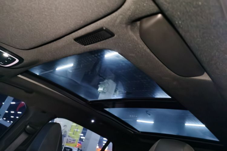 领克01 2021款 2.0TD 四驱暗夜版局部细节22