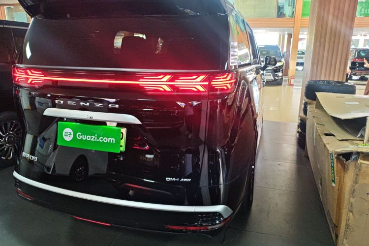 腾势D9 2024款 DM-i 980 四驱尊荣型车身外观9