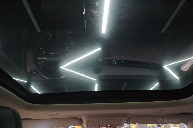 路虎 2024款 揽胜极光L SE 驭光尊耀版中控内饰22