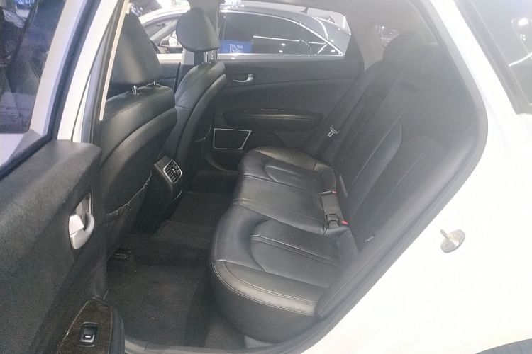 起亚K5 2016款 1.6T 自动LUX中控内饰7004