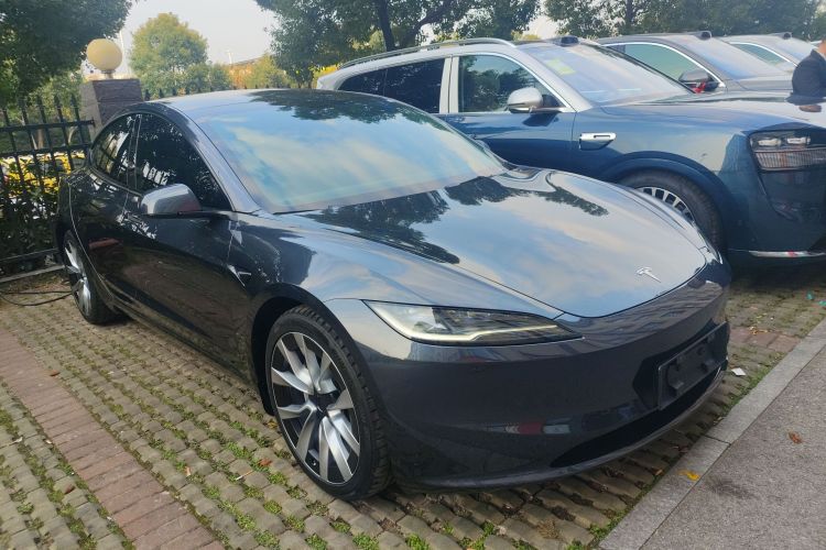 特斯拉 Model 3 2023款 长续航全轮驱动版车身外观6002