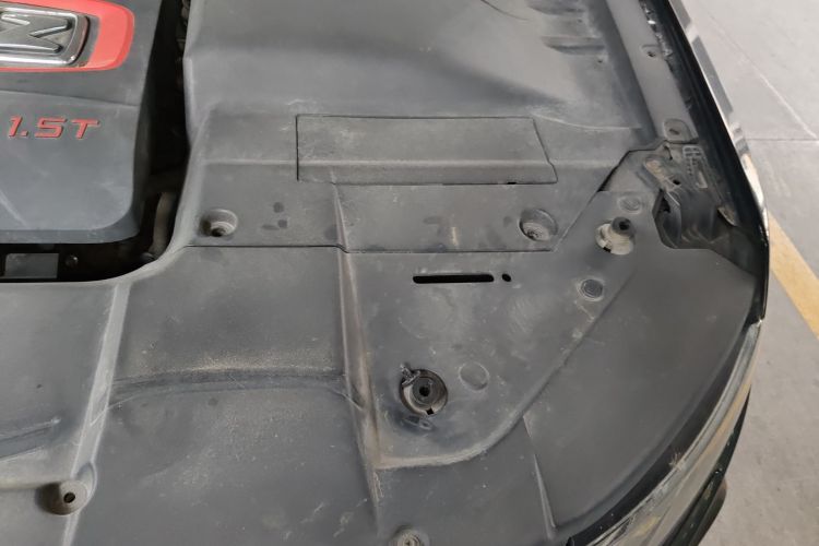 众泰T600 2018款 运动版 1.5T 自动豪华型机舱底盘26