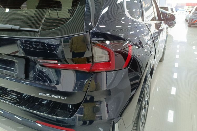 宝马X1 2023款 sDrive25Li X设计套装车身外观9