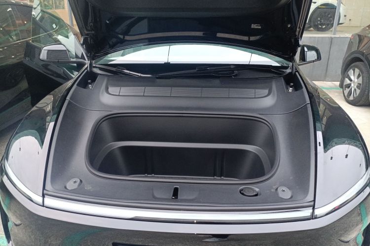 特斯拉 Model Y L 2025款 长续航全轮驱动版局部细节24