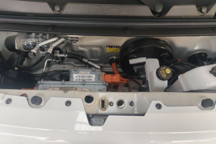 五菱汽车 宏光MINIEV 2024款 第三代 215km 青春版机舱底盘24