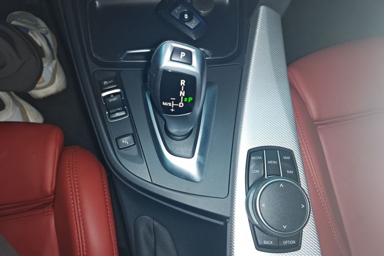 宝马4系 2019款 425i Gran Coupe M运动套装中控内饰18