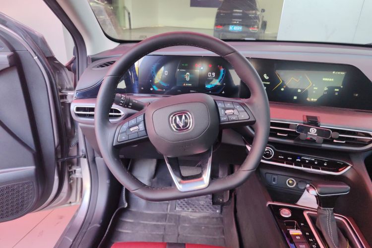 长安 逸动 2021款 PLUS 蓝鲸NE 1.4T GDI DCT尊贵型中控内饰13