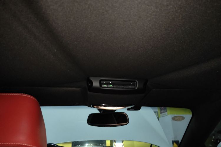 玛莎拉蒂 GranTurismo 2007款 4.2L 标准版中控内饰22