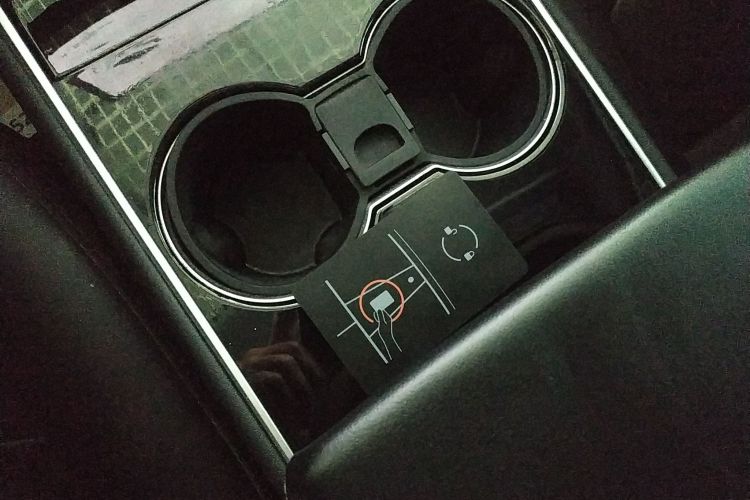 特斯拉 Model 3 2020款 改款 长续航后轮驱动版中控内饰11