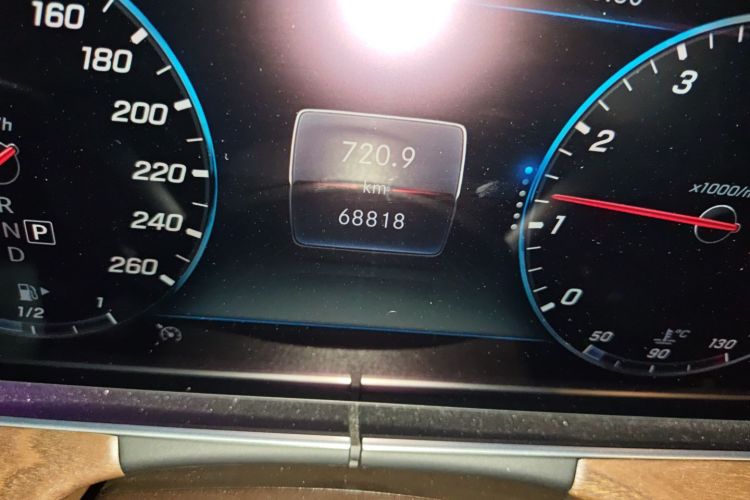 奔驰E级 2020款 E 300 L 豪华型中控内饰15